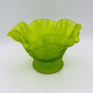 Vintage Westmoreland Green Satin Grapevine Ruffle Rim Pedestal Dish Bowl